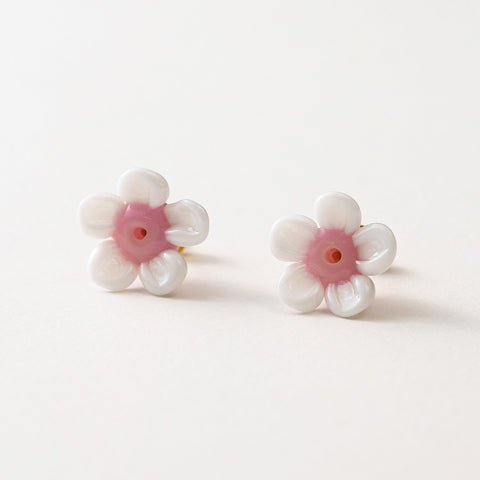 硝子の花のピアス