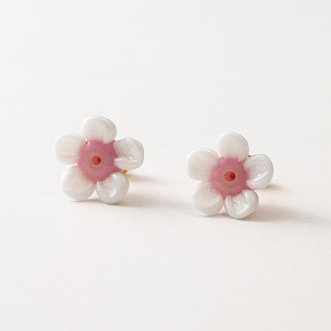 硝子の花のピアス